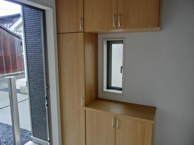 Entrance. Local (December 10, 2013) Shooting