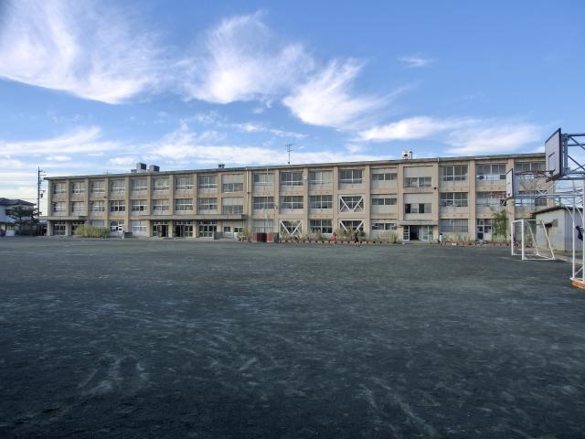 Primary school. Ichinomiya Municipal Yamatohigashi to elementary school 484m