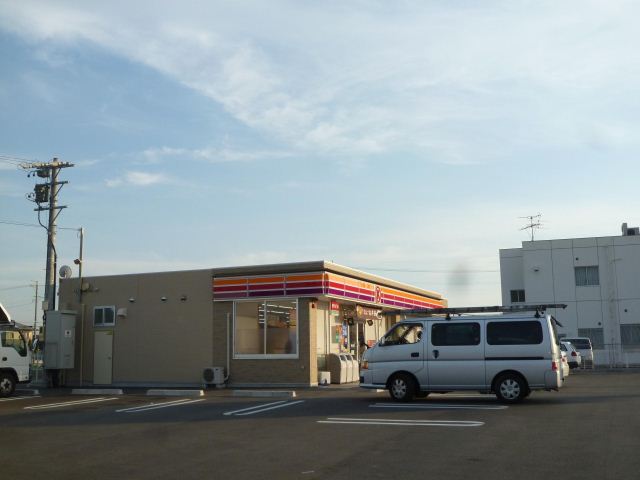 Convenience store. 630m to the Circle K (convenience store)