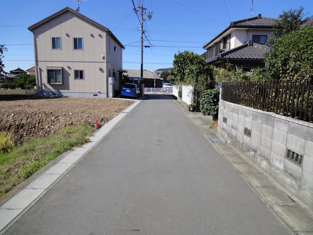 Local photos, including front road. (2013.10.21 shooting)