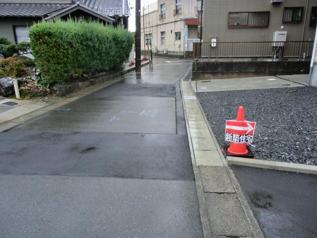 Local photos, including front road. Local (December 21, 2013) Shooting