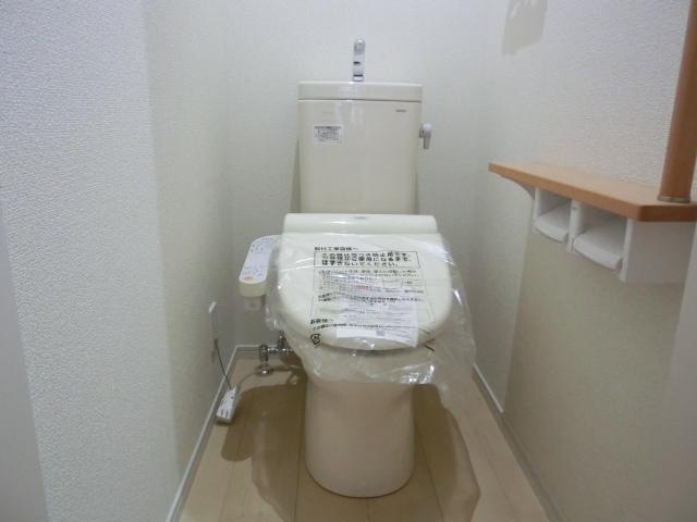 Toilet. Indoor (December 21, 2013) Shooting