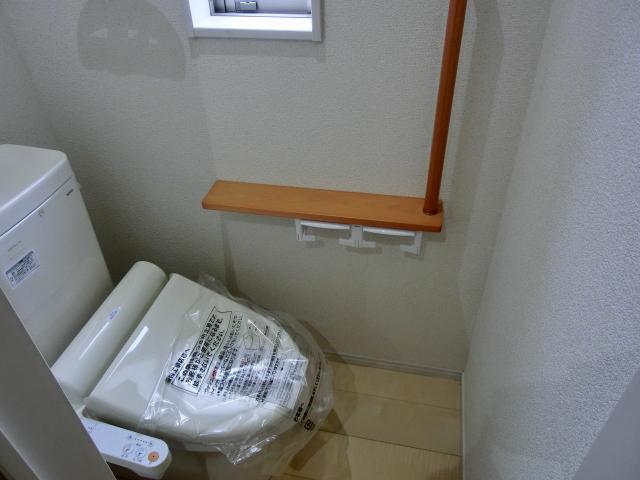 Toilet. Local (December 21, 2013) Shooting