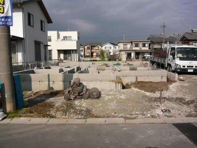 Local appearance photo. Local (12 May 2013) Shooting