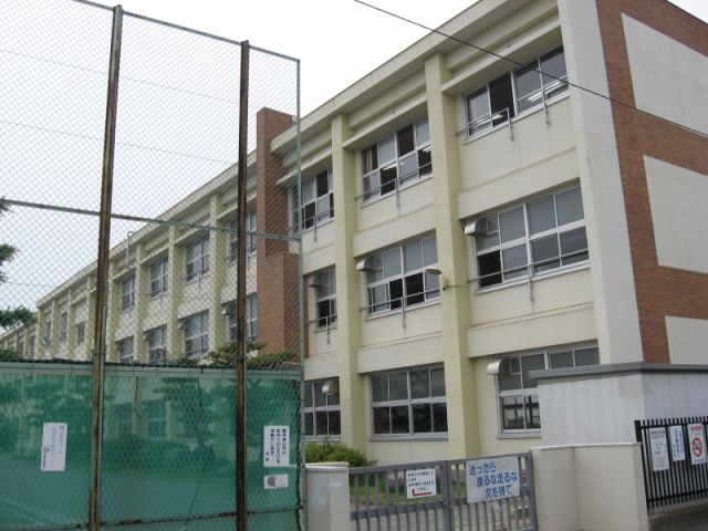 Junior high school. Municipal Imaise until junior high school (junior high school) 1300m