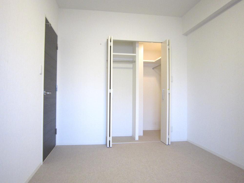 Non-living room. About 6.5 Pledge of Western-style.