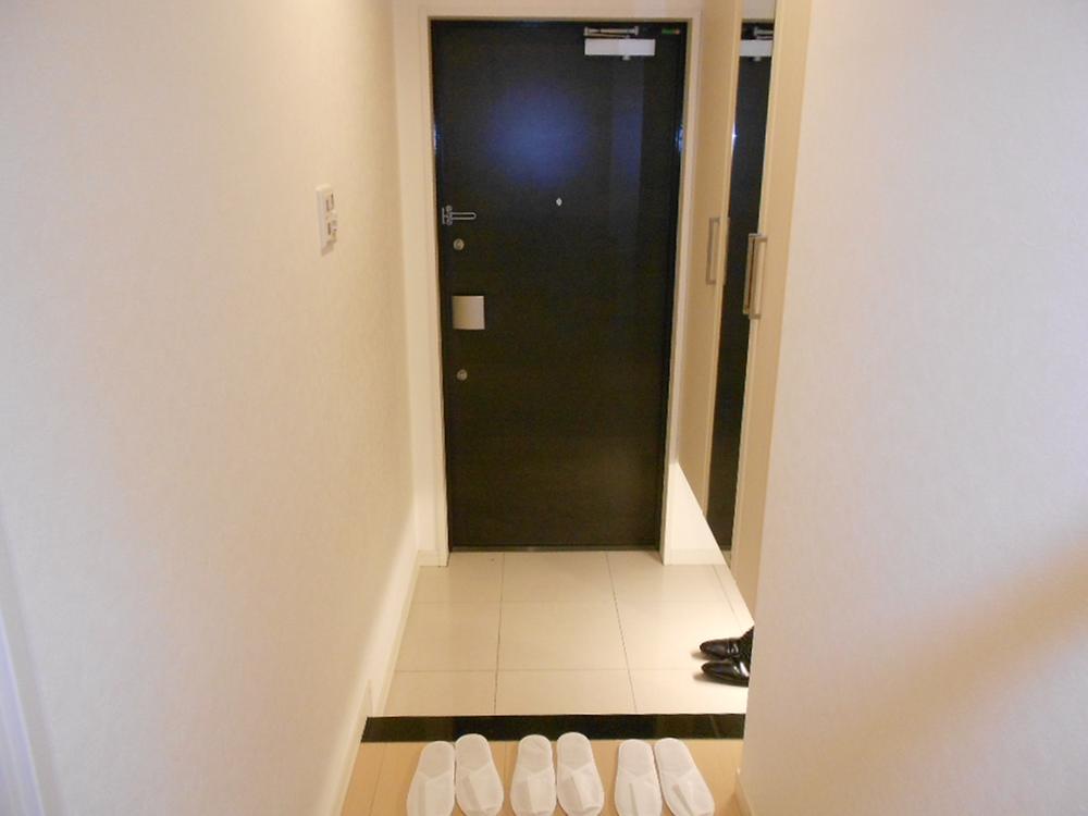 Entrance. Local (March 2013) Shooting