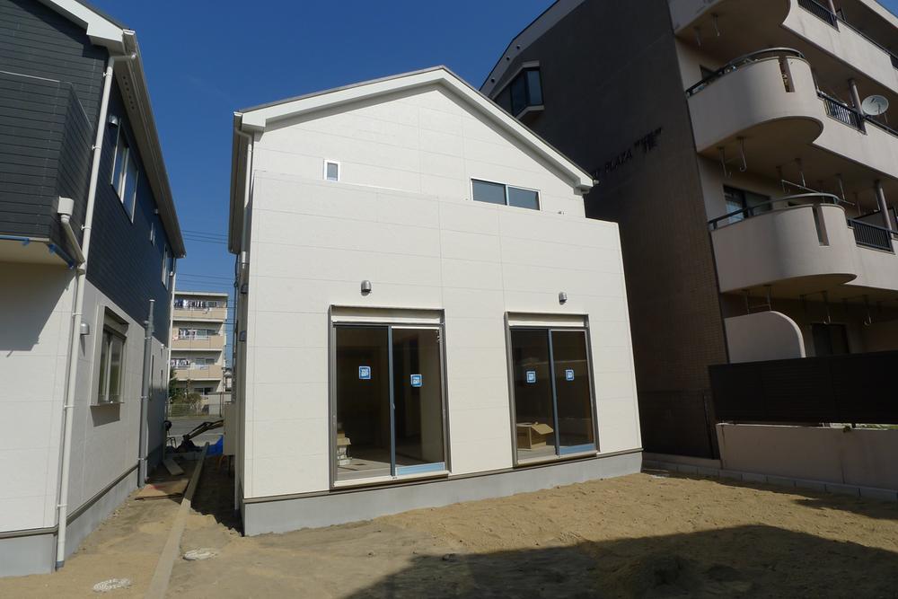 Local appearance photo. Building 2 (south side)