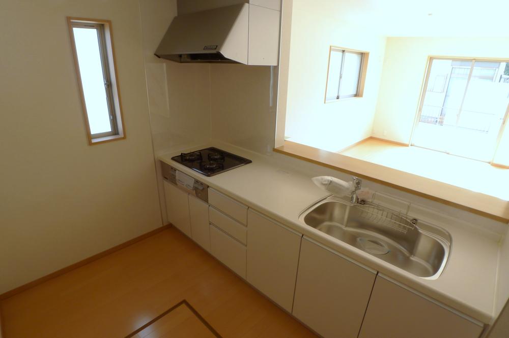 Kitchen. Local (10 May 2013) Shooting