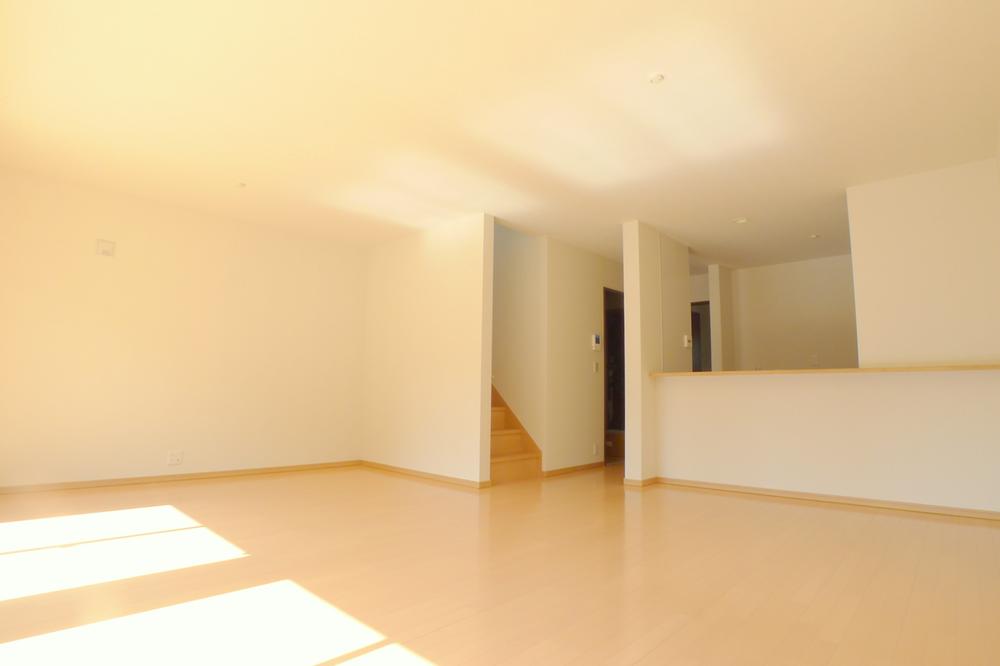 Living. Local (10 May 2013) Shooting