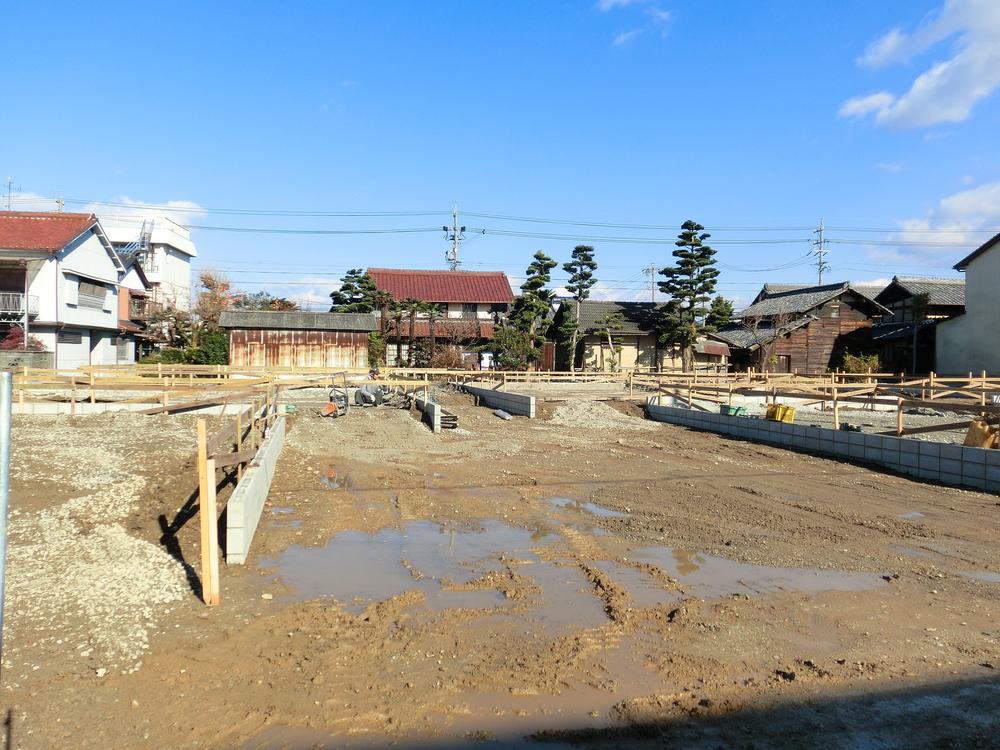 Local appearance photo. Local (12 May 2013) Shooting