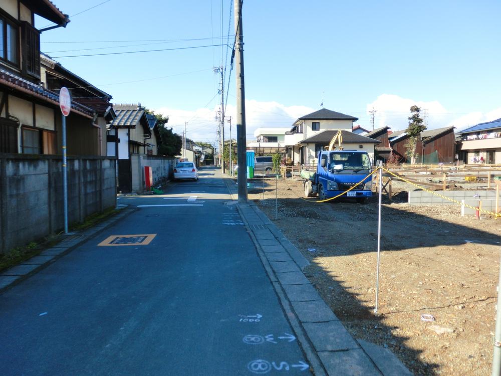 Local photos, including front road. Local (12 May 2013) Shooting