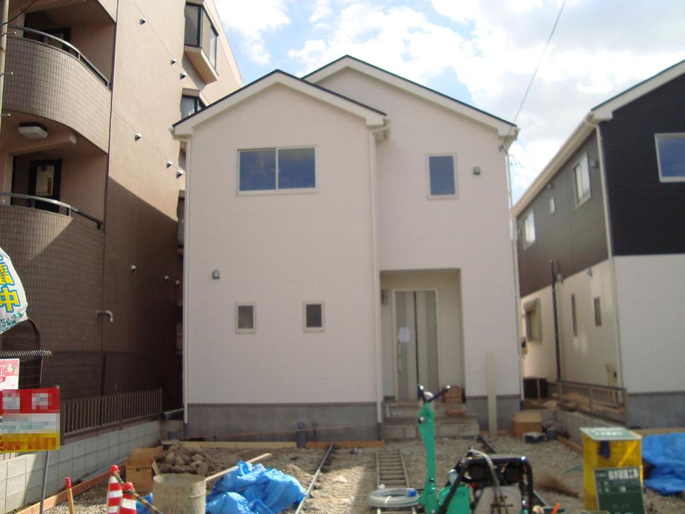 Local appearance photo. Building 2 appearance