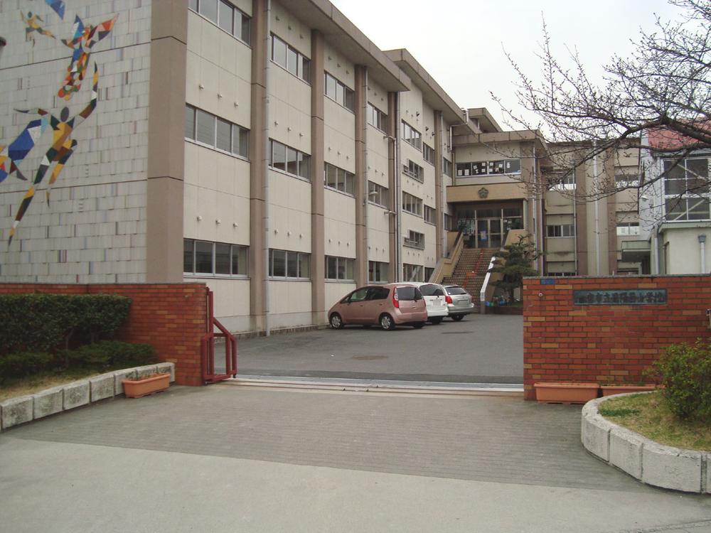 Primary school. Danyang Nishi Elementary School 800m to