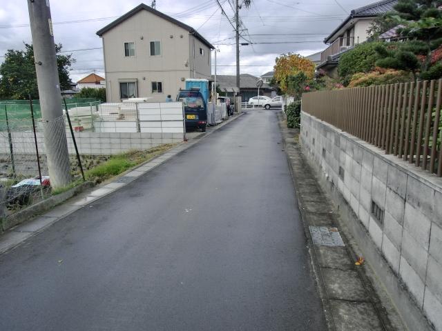 Local photos, including front road. Local (November 28, 2013) Shooting