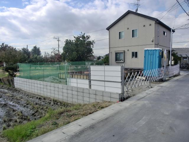 Local photos, including front road. Local (November 28, 2013) Shooting