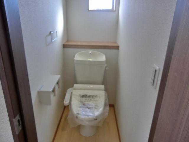 Toilet. Indoor (10 May 2013) Shooting