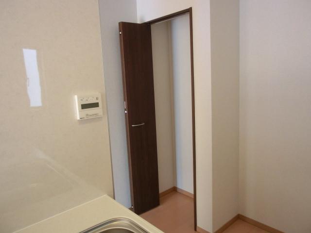 Kitchen. Indoor (10 May 2013) Shooting