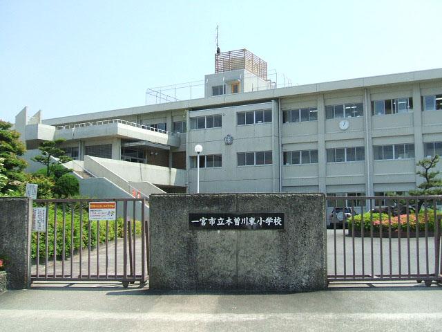 Primary school. Kiso 450m to East Elementary School