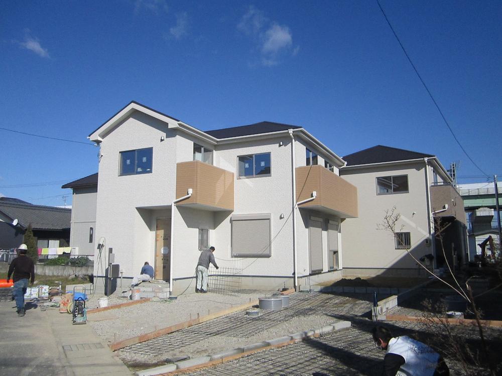 Local appearance photo. Local (12 May 2013) Shooting