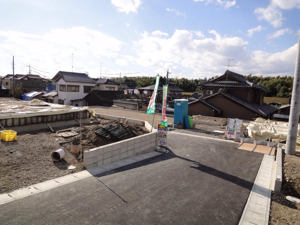 Local photos, including front road. (2013.11.29 shooting)