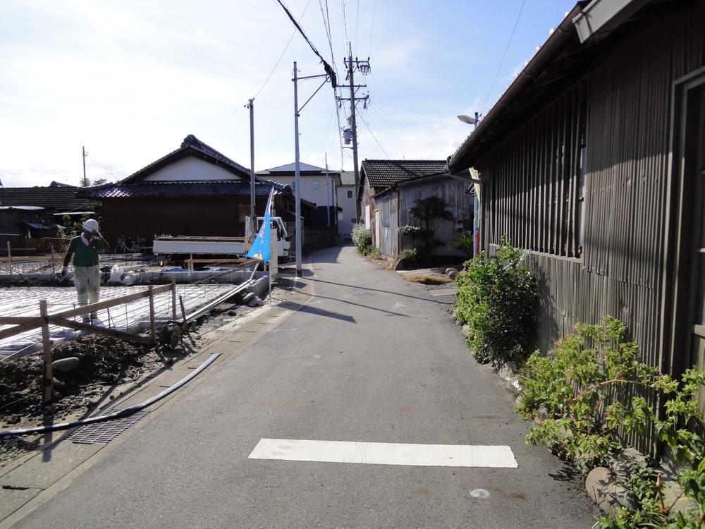 Local photos, including front road. (2013.9.10 shooting)