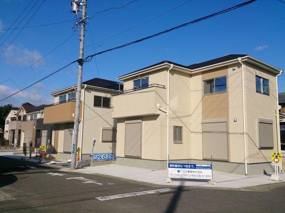 Local photos, including front road. Local (12 May 2013) Shooting