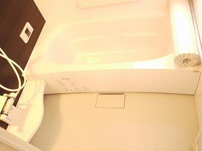 Bathroom. Local (12 May 2013) Shooting