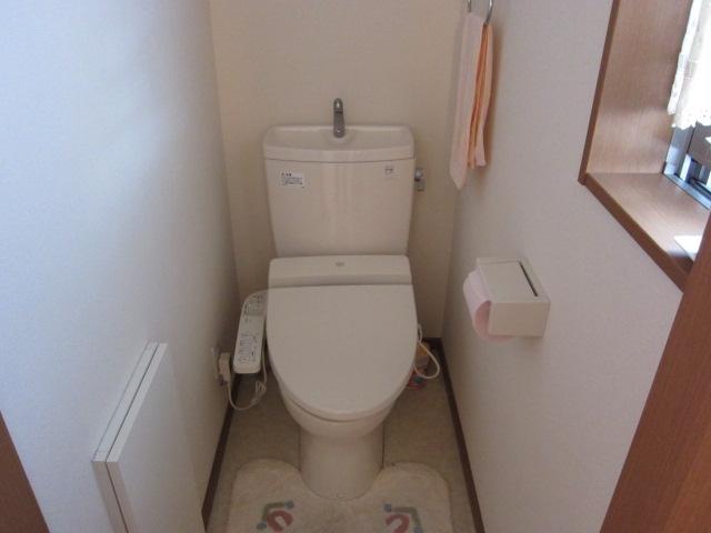 Toilet. Local (September 23, 2013) Shooting
