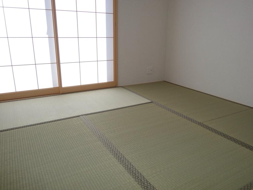 Non-living room. Japanese-style room (2013.11.01 shooting) Building 2