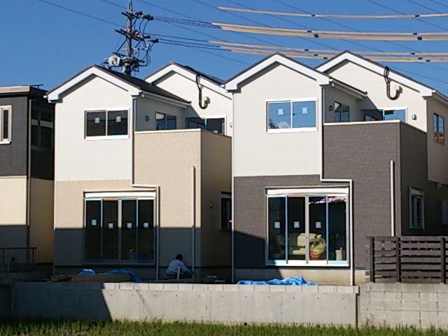 Local appearance photo. Local (11 May 2013) Shooting