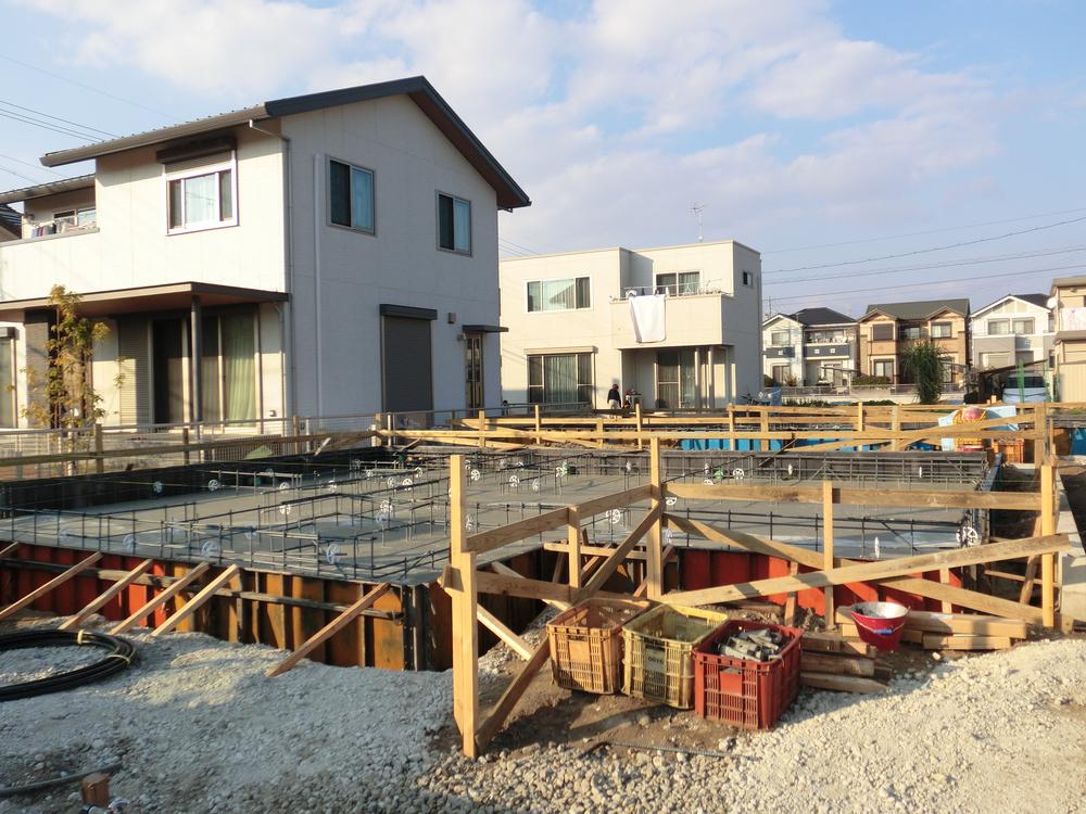 Local appearance photo. Local (December 5, 2013) is the midst of shooting foundation work. 