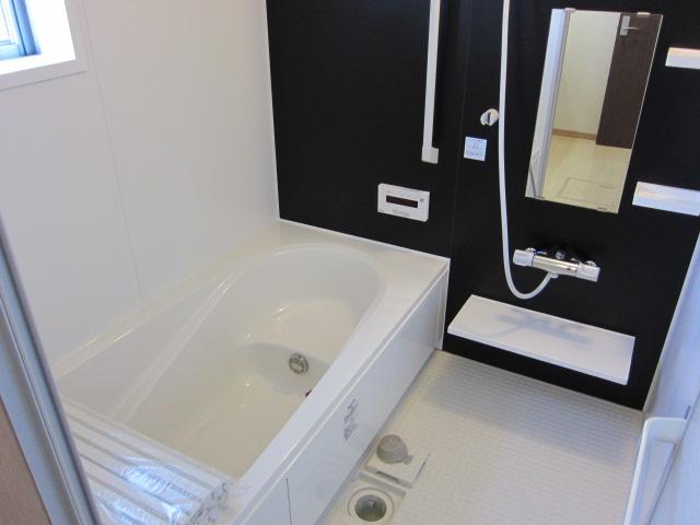 Bathroom. Local (12 May 2013) Shooting