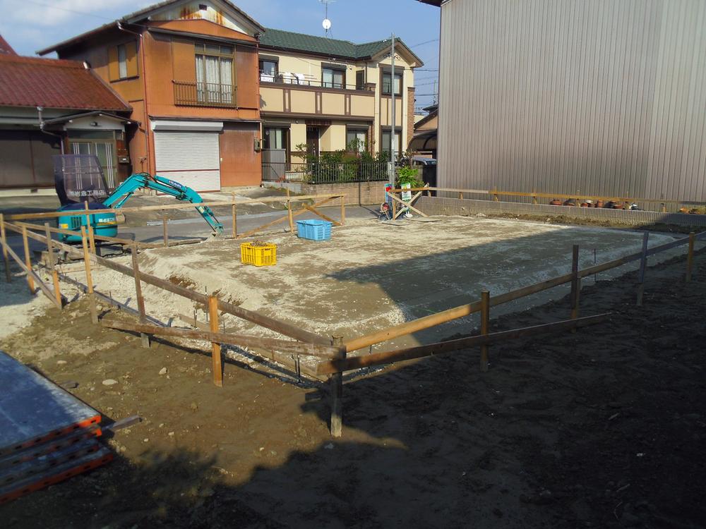 Other local. Local during the foundation work (November 2013) Shooting