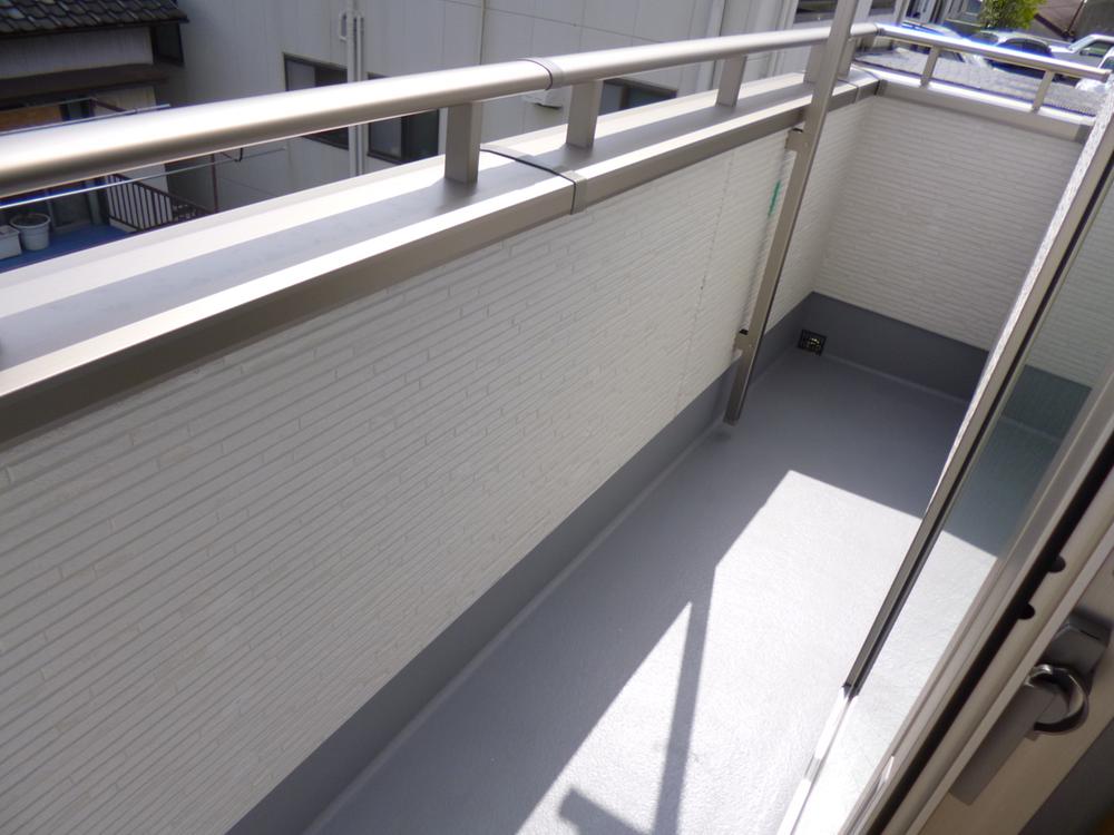 Balcony. Example of construction balcony