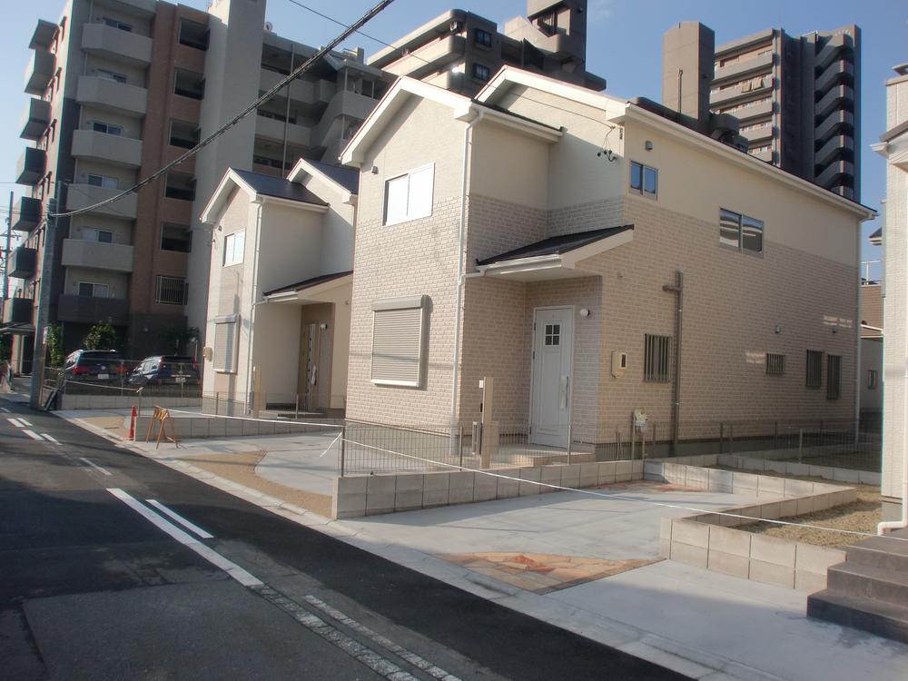 Local appearance photo. Local (12 May 2013) Shooting