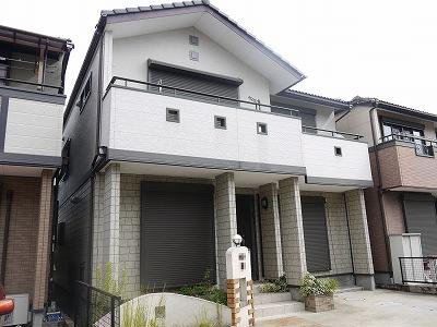 Local appearance photo. Sunny house on the south-facing. It is a good environment that has entered into the one from the street.