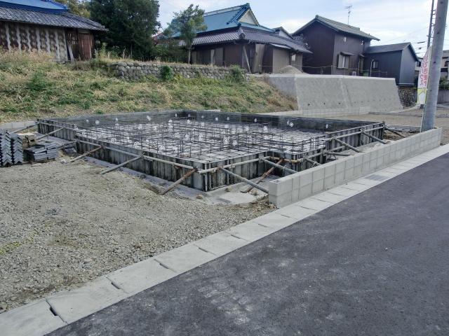 Local appearance photo. 4 Building