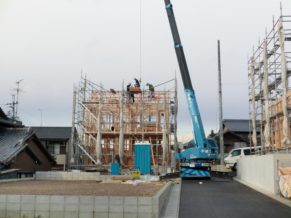 Local photos, including front road. Local (December 13, 2013) Shooting