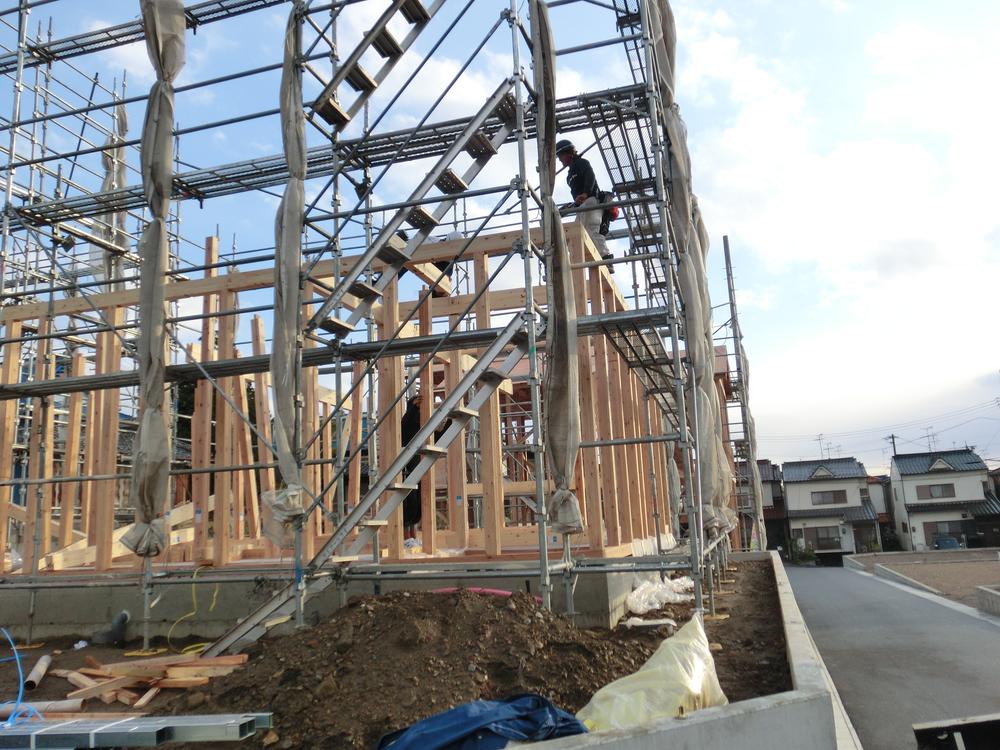 Local photos, including front road. Local (December 22, 2013) Shooting