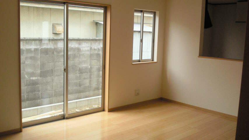 Same specifications photos (living). (1 Building) same specification