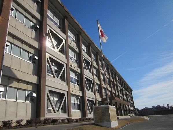 Junior high school. Ichinomiya Chiaki junior high school