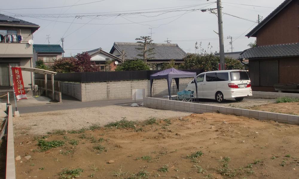 Local photos, including front road. Local (11 May 2013) Shooting