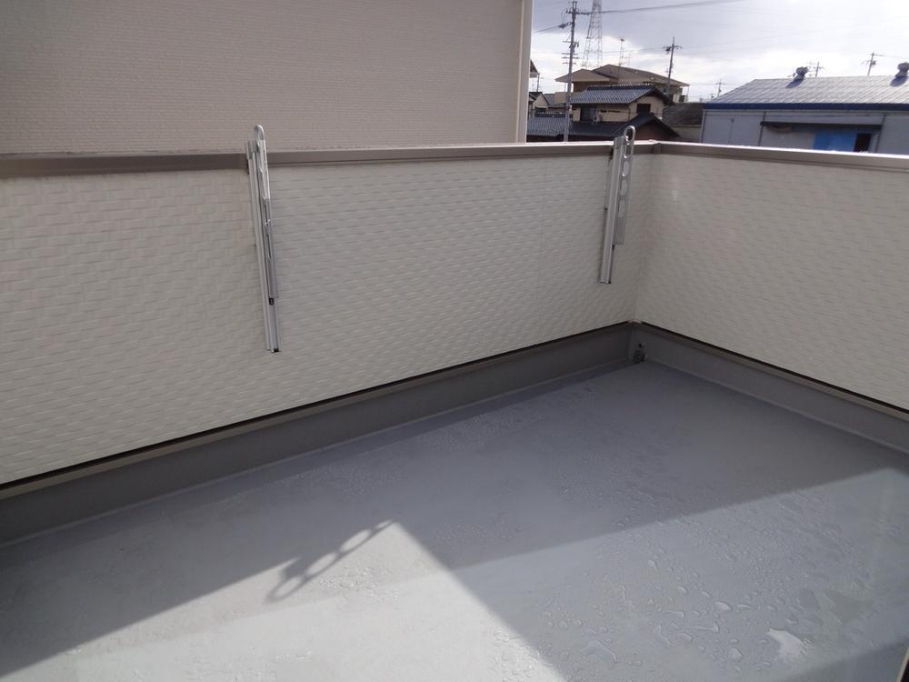 Balcony. Wide balcony (2013.12.10 shooting)