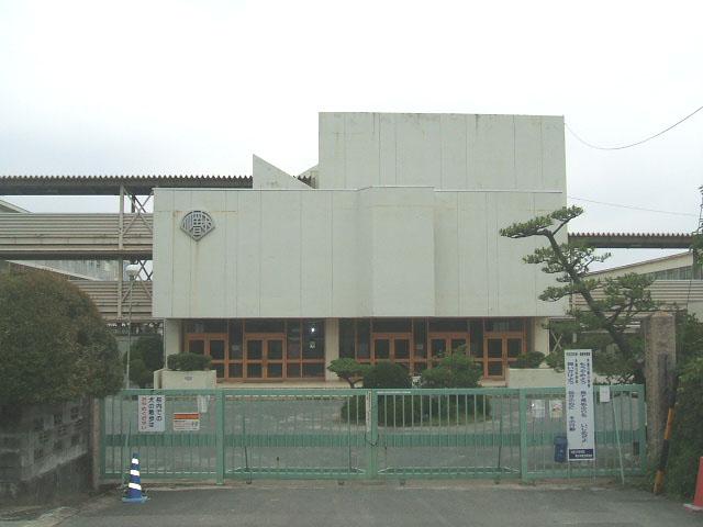Primary school. Kiso to Nishi Elementary School 1400m
