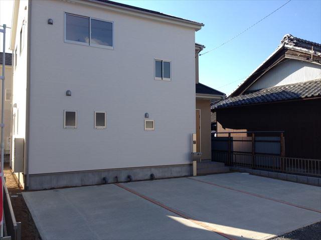 Local appearance photo. Local (11 May 2013) Shooting