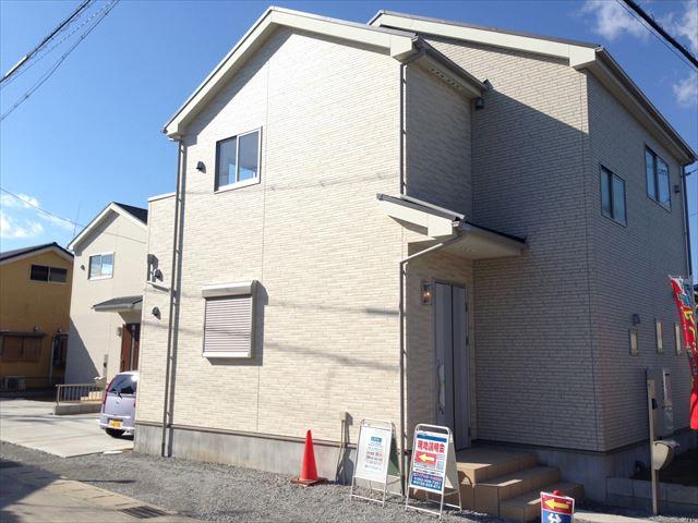 Local appearance photo. Local (11 May 2013) Shooting