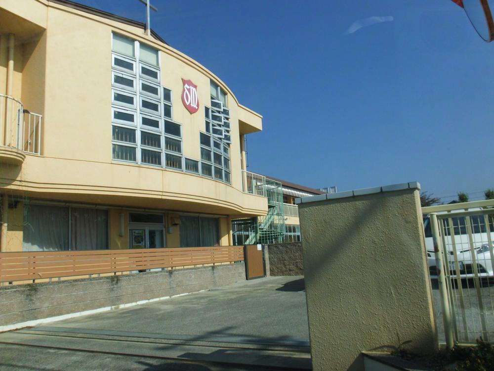 kindergarten ・ Nursery. Santa ・ 680m to Maria kindergarten