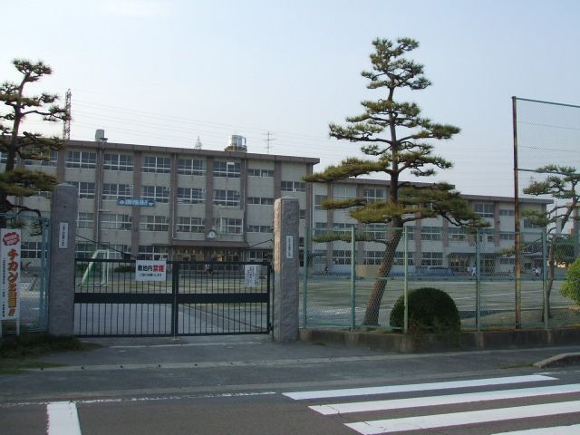 Primary school. Municipal Danyang Nishi Elementary School until the (elementary school) 780m