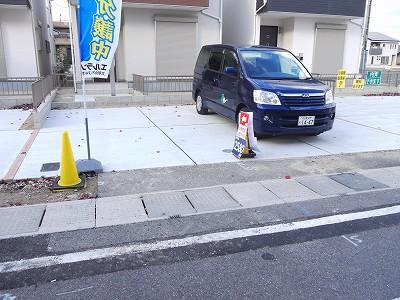 Parking lot. Parallel two possible